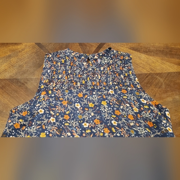 Massini Sleeveless Floral Smocked Shift Dress Navy Blue Size Small - Picture 3 of 16
